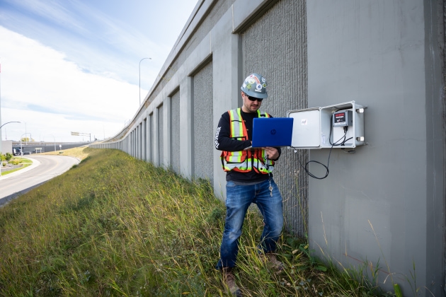 Ongoing instrumentation on the bridge